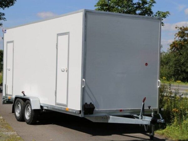 TOILETTENWAGEN WC mit Türen und Fenstern WOHNANHÄNGER