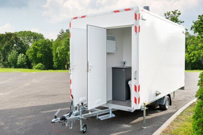 BAUWAGEN MIT VERBRENNUNGSTOILETTE WC und Werkzeugraum