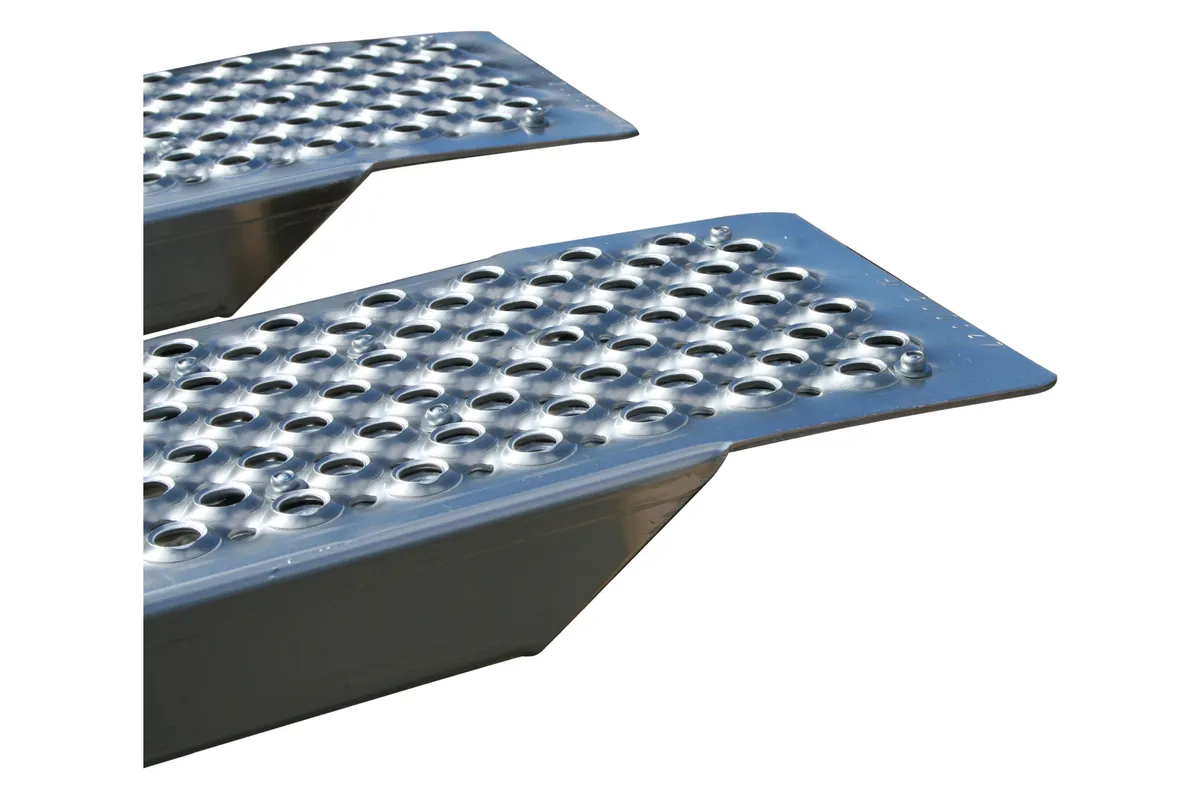 Alu Auffahrrampe 2000 x 200 mm, gebogen, 400 kg – Bild 4