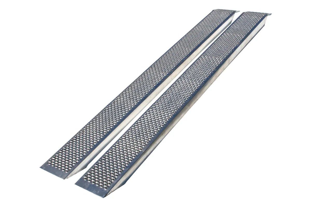 AluAuffahrrampen 250x26cm, gerade m/Zapfen, 4000kg
