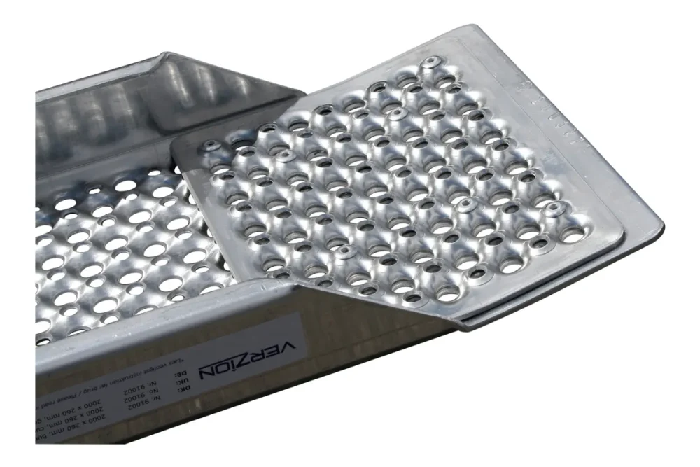 Alu Auffahrrampe 2000 x 260 mm, gebogen, 1000 kg