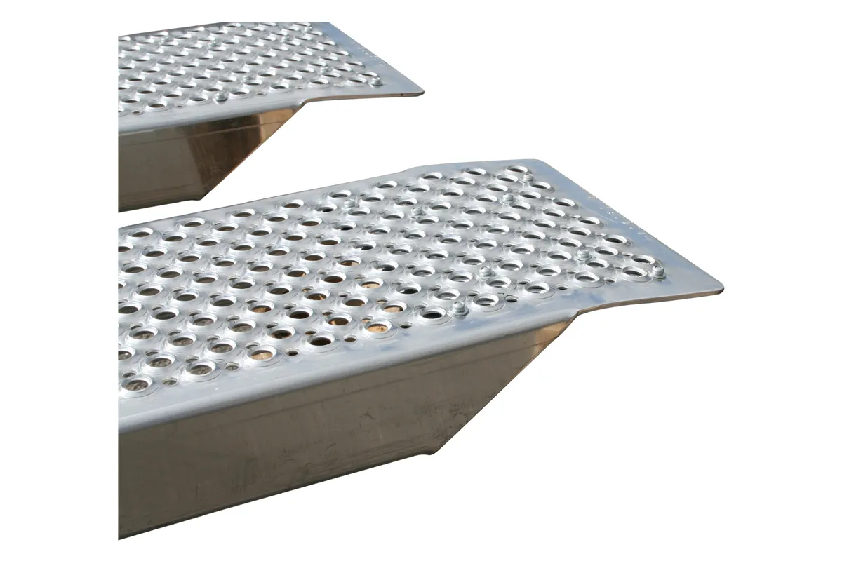 Alu Auffahrrampe 2500 x 260 mm, gebogen, 1000 kg – Bild 3